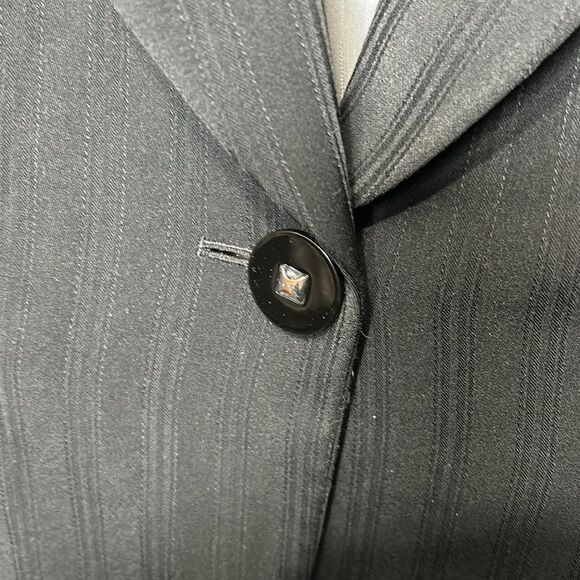 Tahari Arthur Levine petite blazer - Picture 4 of 6